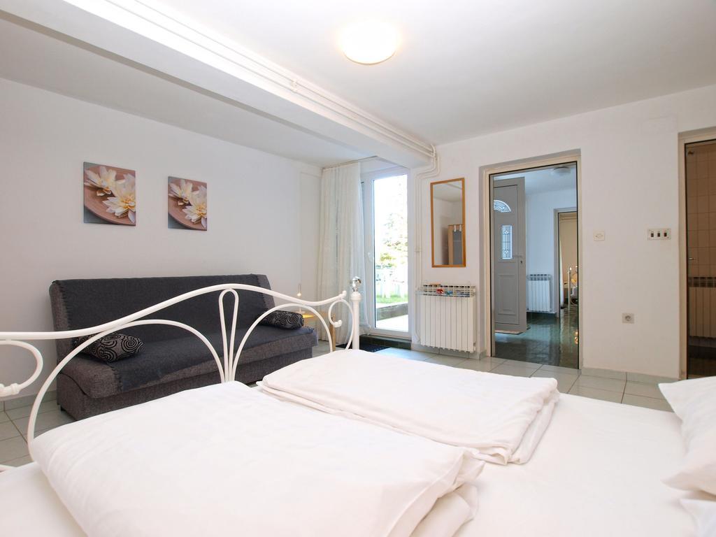 Apartments Zorka 1421 Pjescana Uvala Buitenkant foto