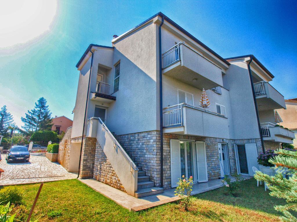 Apartments Zorka 1421 Pjescana Uvala Buitenkant foto